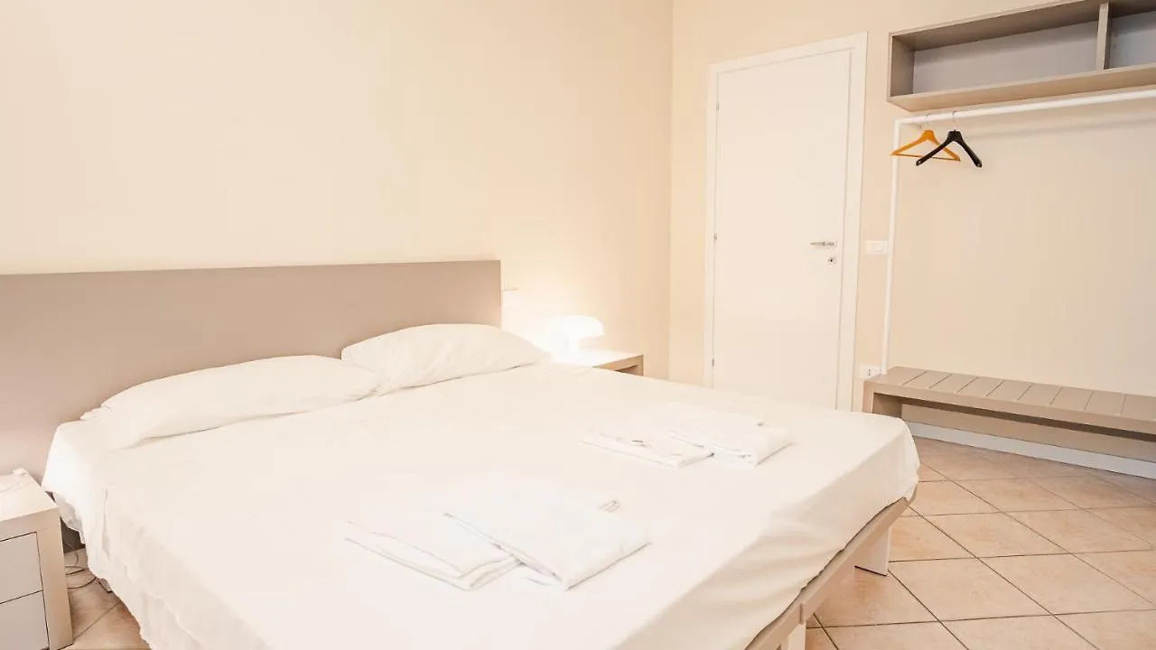 Sweet Lake Apartment - Italian Homing سيرمِيوني إيطاليا
